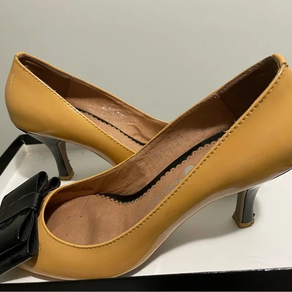 Jeffrey Campbell Bow Heels - Picture 5 of 7